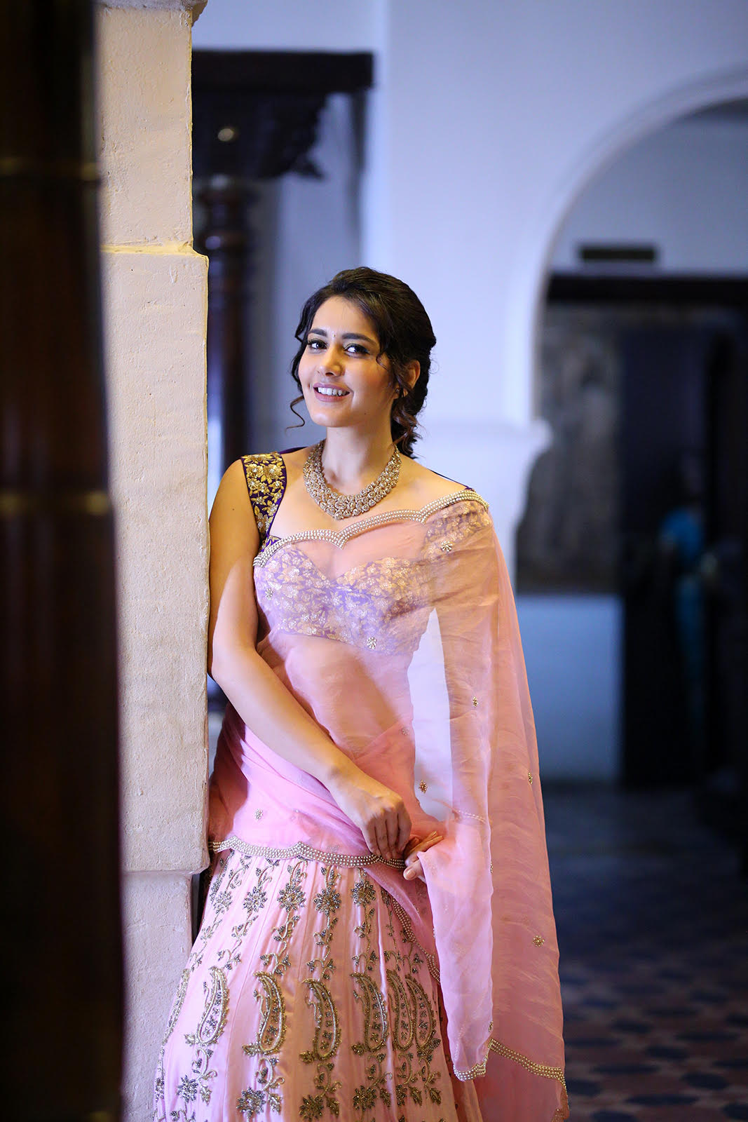 Super Cute yet Dazzling HD Photo Stills Of Raashi Khanna