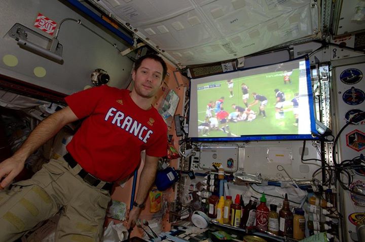 J’espère que cette fois je vais porter chance au XV de France ! #allezlesbleus

…