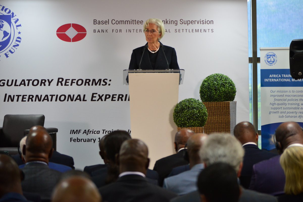 .@Lagarde speaks with African governors in Mauritius on challenges of cross-bord…