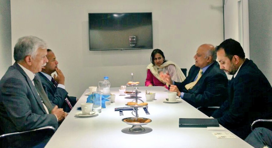 SIPP @rabhishek1982, AS @atul1chaturvedi meets with @RollsRoyceIndia at #MakeInK…