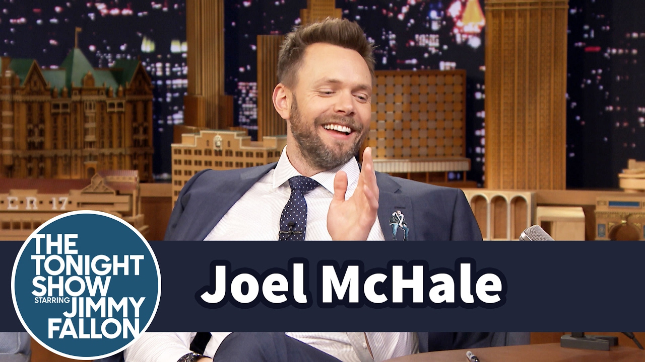 Joel McHale Really Wants You to Watch Kevin Can Wait