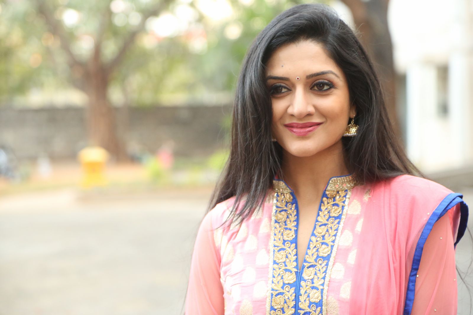  Brand New Photo Stills Of Beautiful Actress Vimala Raman | Film Industry