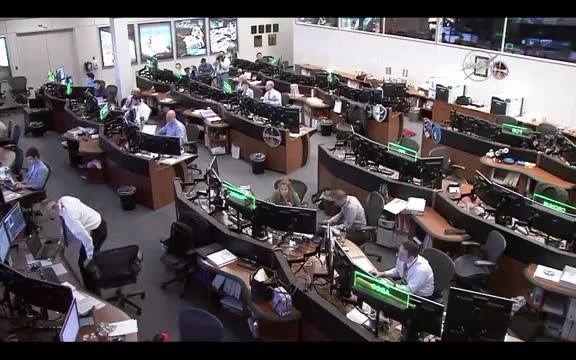 LIVE NOW: Astronaut Peggy Whitson receives a special congrat…