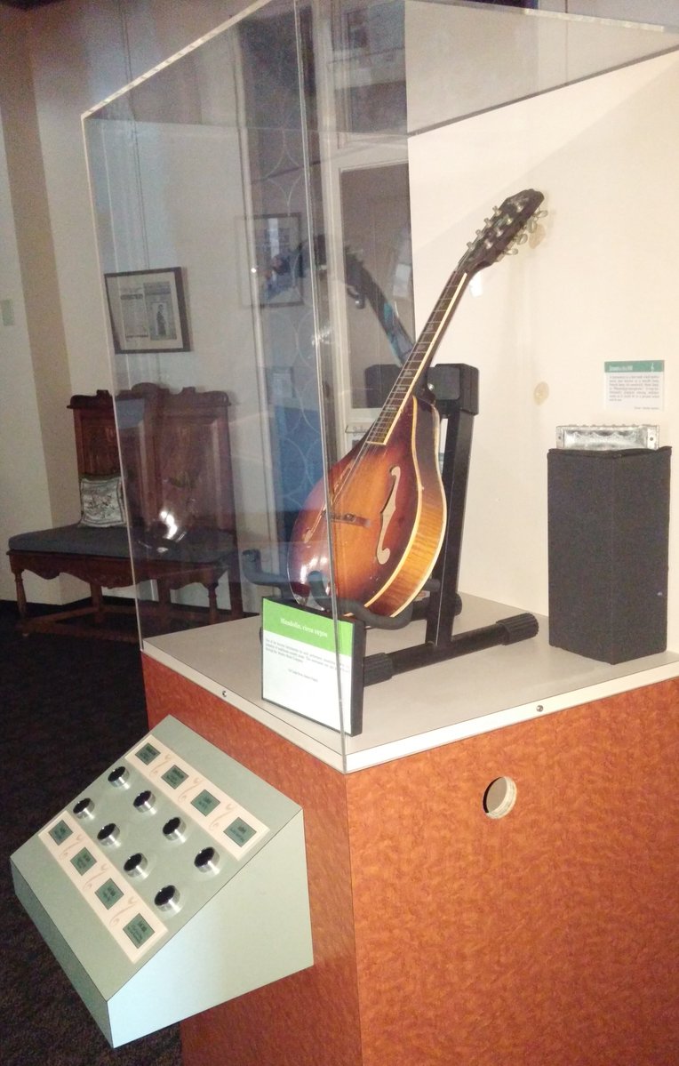 Learn how the @TexarkanaMuseum in #Texas uses census data extensively in its res…