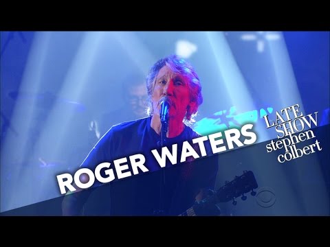 Roger Waters Performs ‘Deja Vu’