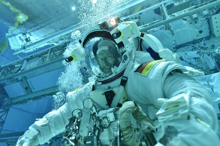 My first steps on how to work in a space suit in open space – training takes pla…