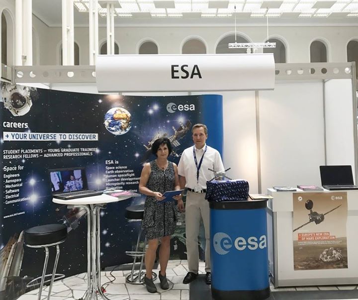 #CareersAtESA is at the Leibniz Universität Hannover
@unihannover until 16:00. …