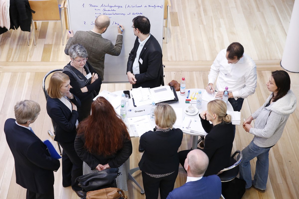 #OECD & #UNHCR organise regional dialogues w/ #employers on #hiring #refugees. N…