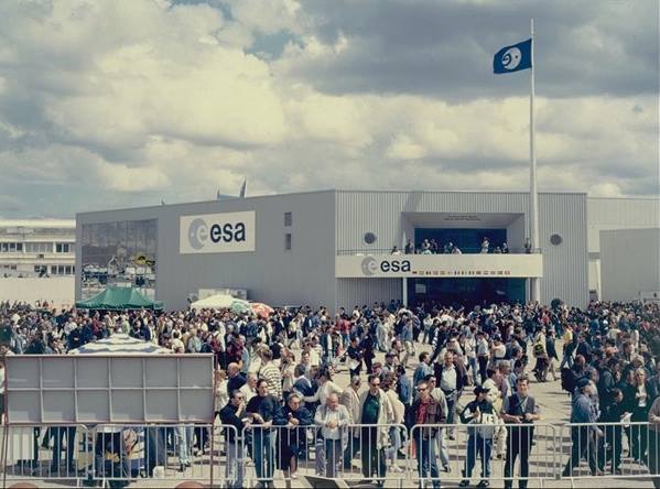 On this day 20 years ago… ESA’s pavilion at Salon International de l’Aéronauti…