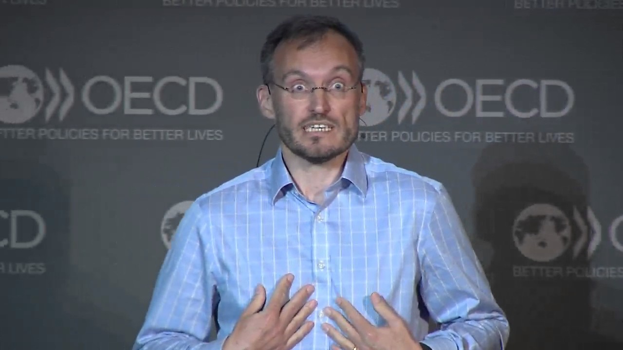 OECD Forum 2017 – 15/15 Talk Aura: connecting through Cognitive Intell…