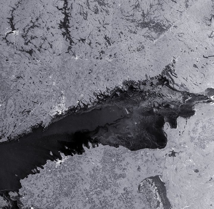 The Copernicus EU Sentinel-1B satellite brings us over the Gulf of Finland, with…