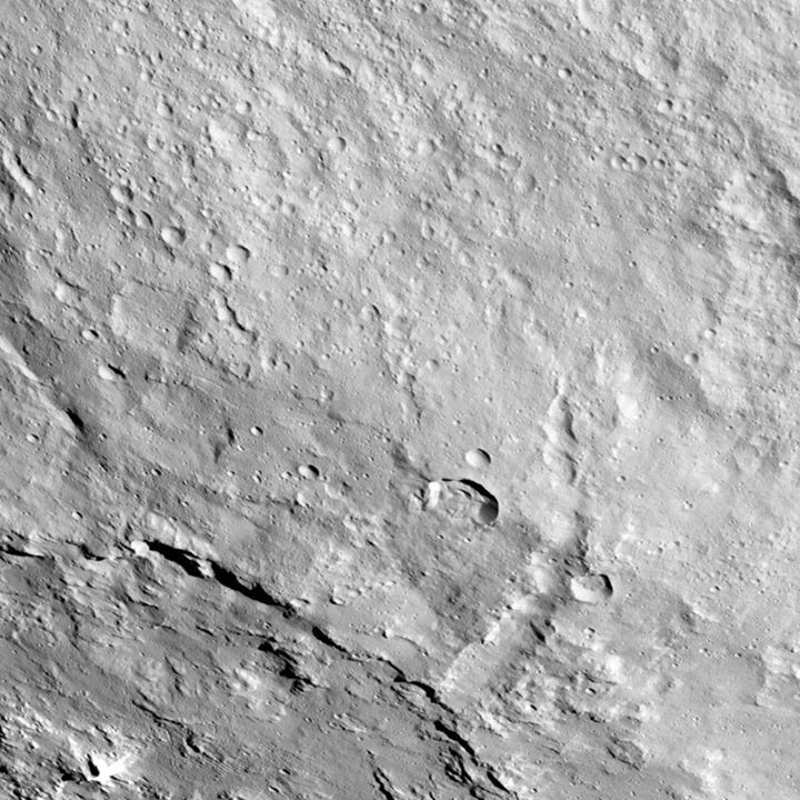 Dwarf planet Ceres shows off Pongal Catena – large grooves o…