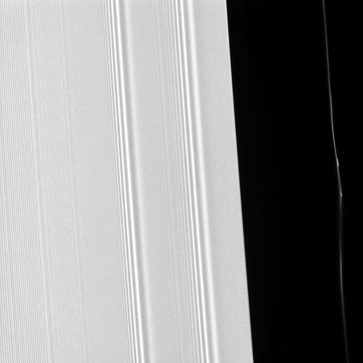 Waves and kinks in  #Saturn’s rings, shaped by the planet’s moons, as seen by th…