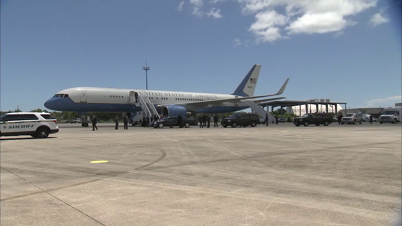 Vice President Pence Arrives for Visit at NASA’s Kennedy Space Center