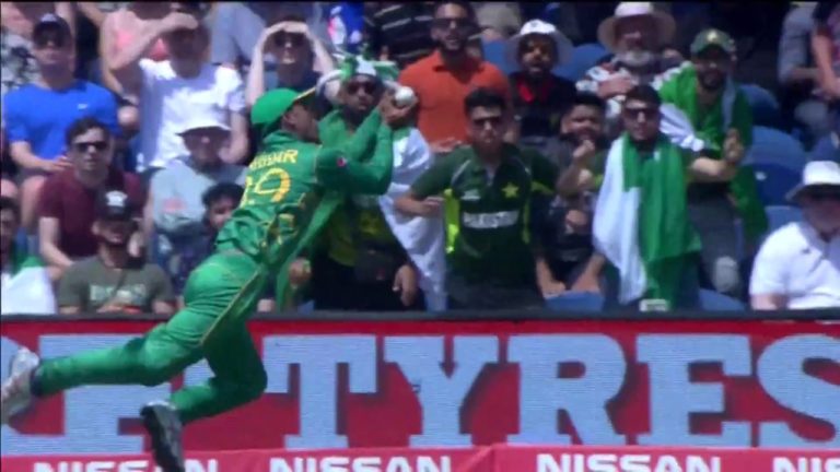 Zaman’s stunning catch to dismiss Moeen! – #ENGvPAK Nissan Play of the D…