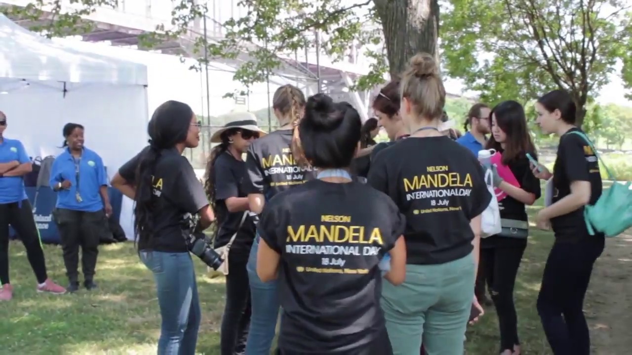 UN volunteers clean up shoreline on Mandela Day – 18 July 2017