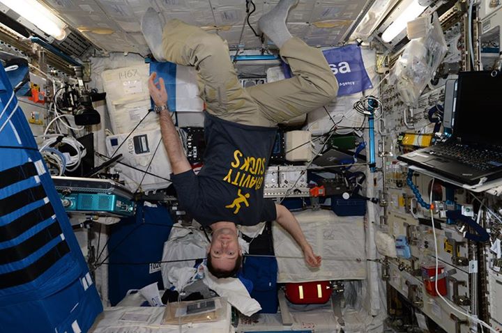 Dire qu’il y a à peine plus d’un mois on flottait dans la Station spatiale…  one…