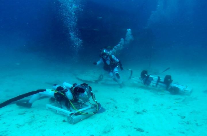 Ever wondered what you would do during a Moonwalk if your astronaut-colleague fe…