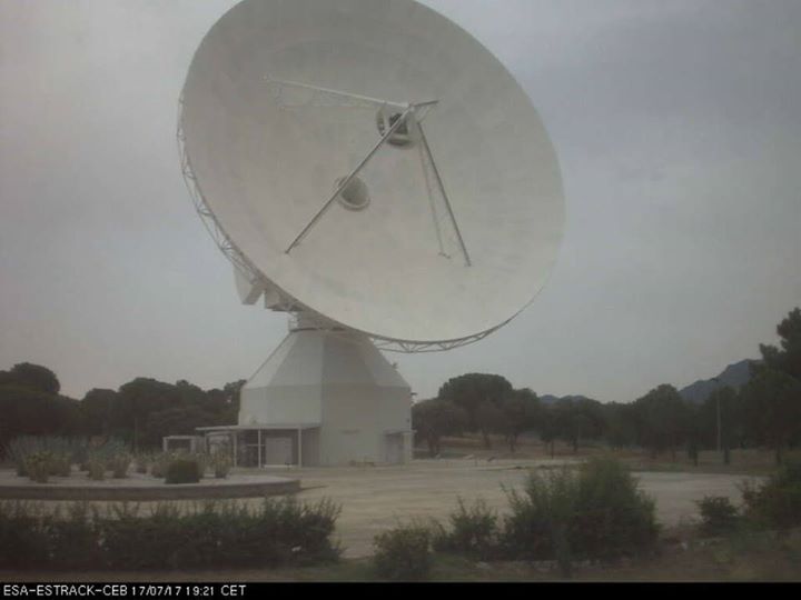 A webcam view this evening as ESA’s 35m tracking station at Cebreros, Spain, poi…