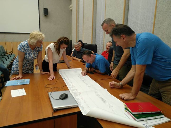 Uh oh. Did Paolo Nespoli and crew spot a problem in their flightplan? :-DThe pla…