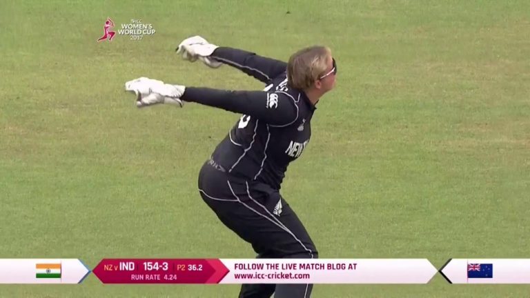 Priest’s one handed diving catch! – #WWC17 Nissan Play of the Day