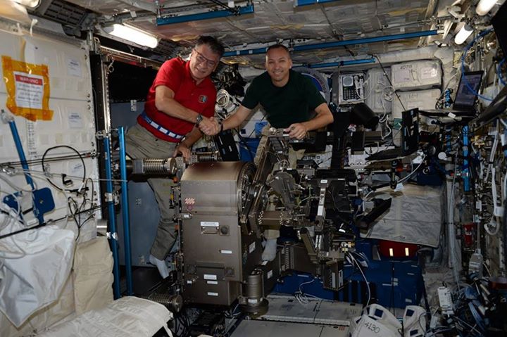 And it’s good morning from Paolo Nespoli!Busy start to the week  preparing MARES…