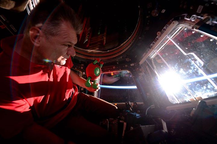 Seeing some shooting stars was difficult from here… But we made a wish anyway,…