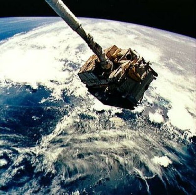 1992: Eureca in dramatic Shuttle deployment