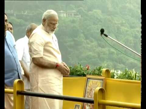 PM Modi dedicates Sardar Sarovar Dam to Nation