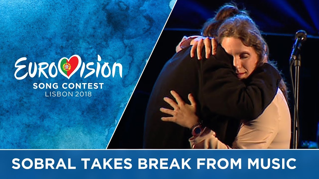 Emotional performance of Amar Pelos Dois at Salvador Sobral’s farewell…