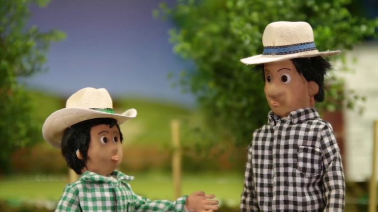 Juan el promotor comunitario. Filtro artesanal de aguas grises