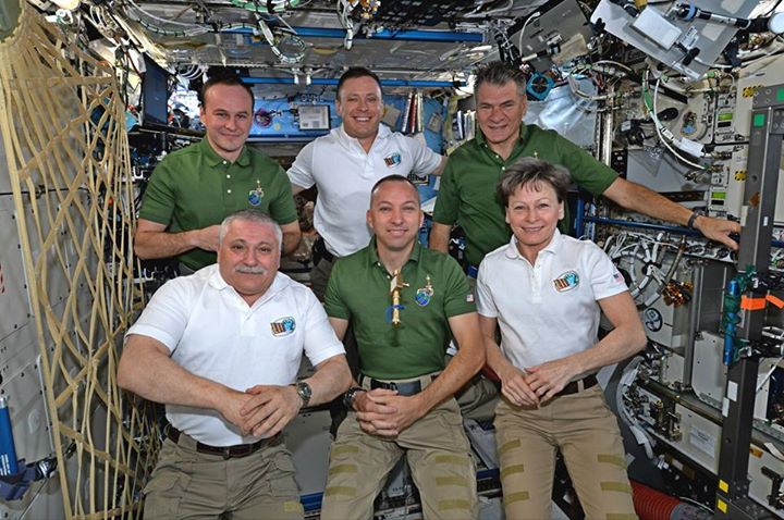Fyodor ha consegnato poco fa il comando della Stazione Spaziale ad NASA Astronau…