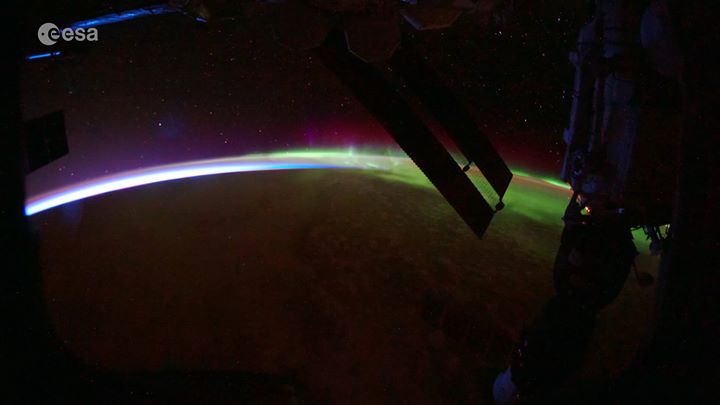 Good morning from us / Buongiorno from Paolo Nespoli!919  compressed into 40 sec…