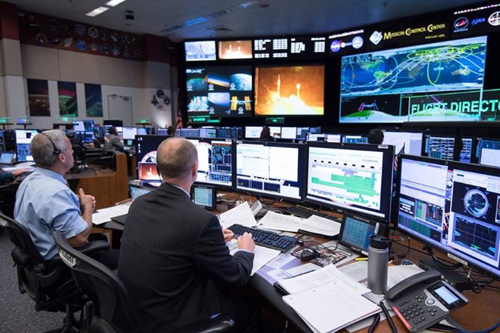 On capcom duty last night for the launch of Mark Vande Hei, Joe Acaba and Alexan…