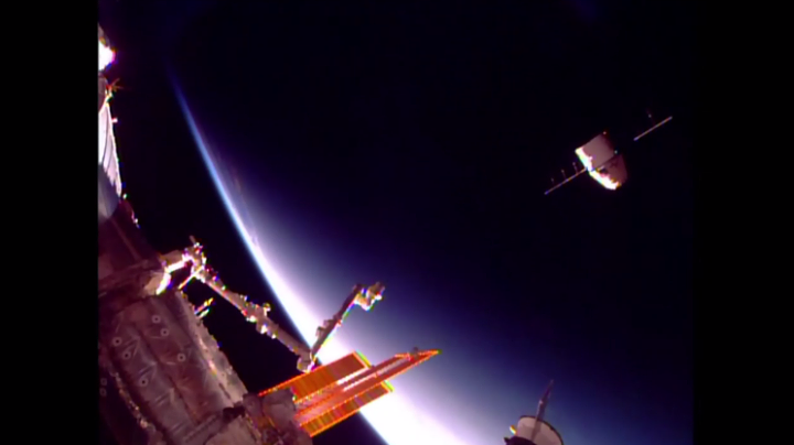 Dragon update: SpaceX CRS-12 will reenter Earth’s atmosphere in about three hour…