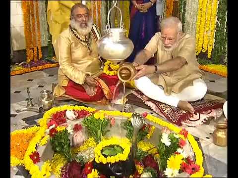PM Narendra Modi visits Hatkeshwar Temple in Vadnagar, Gujarat