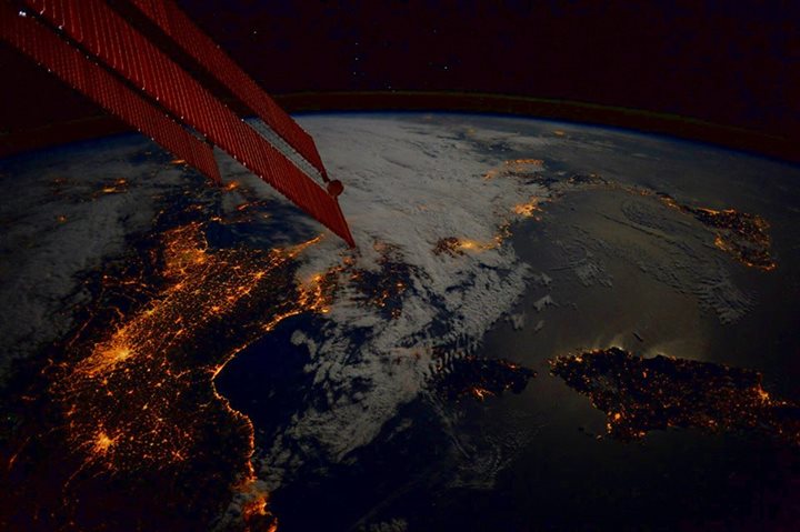 Quando stai per fare una fotografia dell’Italia sotto la luna piena… ma i pann…