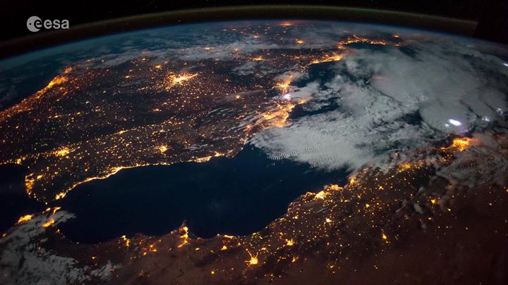 Just in from Paola…Clouds  ️ desert colours at dusk  ️  Italy  ️  lightning   …