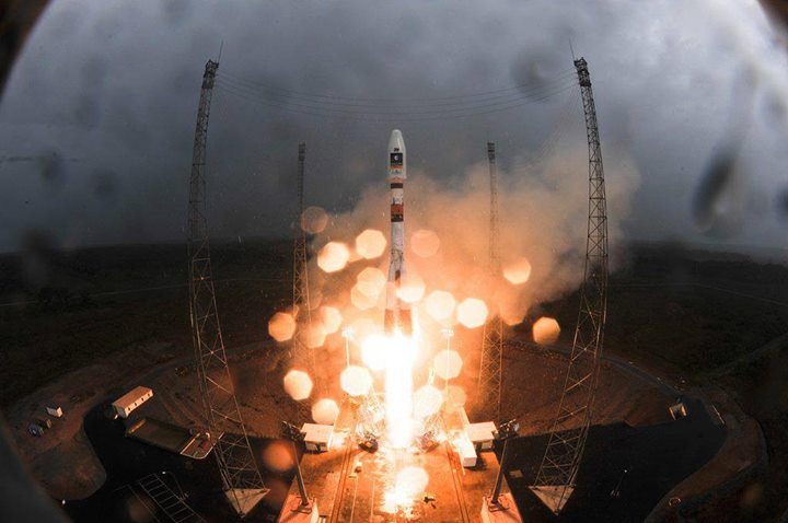 … and then, on 21 October 2011, the historic first flight of a Soyuz from Euro…