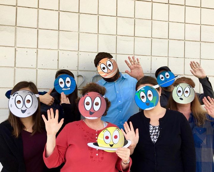 Need some last-minute  #NASAcostume ideas? Round up your fri…