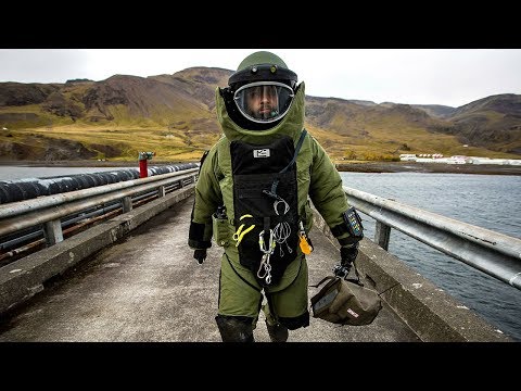 Finding and defusing bombs