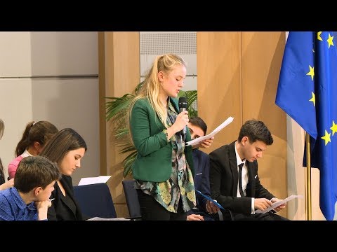 Young people come to the Parliament to discuss their future in the EU