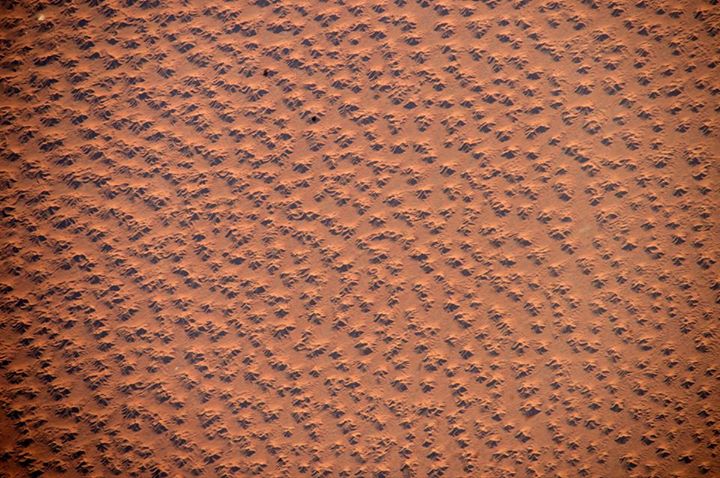 Awesome picture just in from Paolo Nespoli this morning!This red pattern… is i…