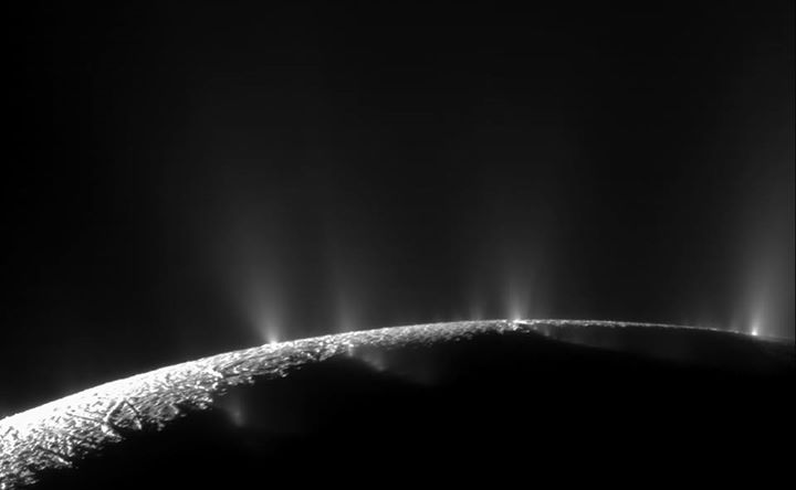 Saturn’s icy moon Enceladus has geyser-like jets of water va…