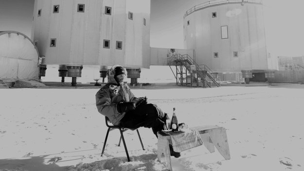 Wanted: a medical doctor for a cold adventure