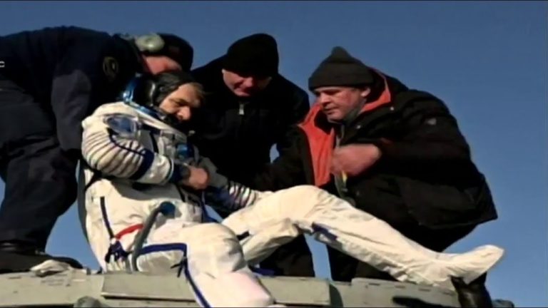 Vita mission: Farewells to landing