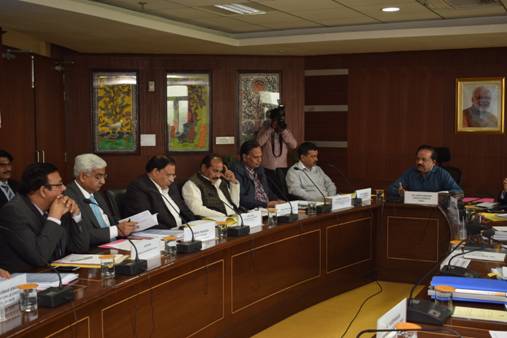 Dr. Harsh Vardhan chairs meeting to tackle Air Pollution in Delh…
