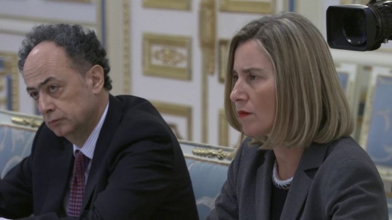 Federica Mogerhini with Ukrainian President Petro Poroshenko