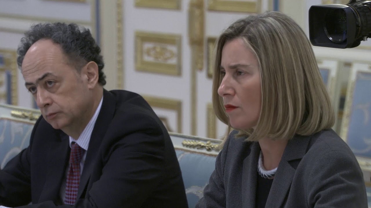 Federica Mogerhini with Ukrainian President Petro Poroshenko