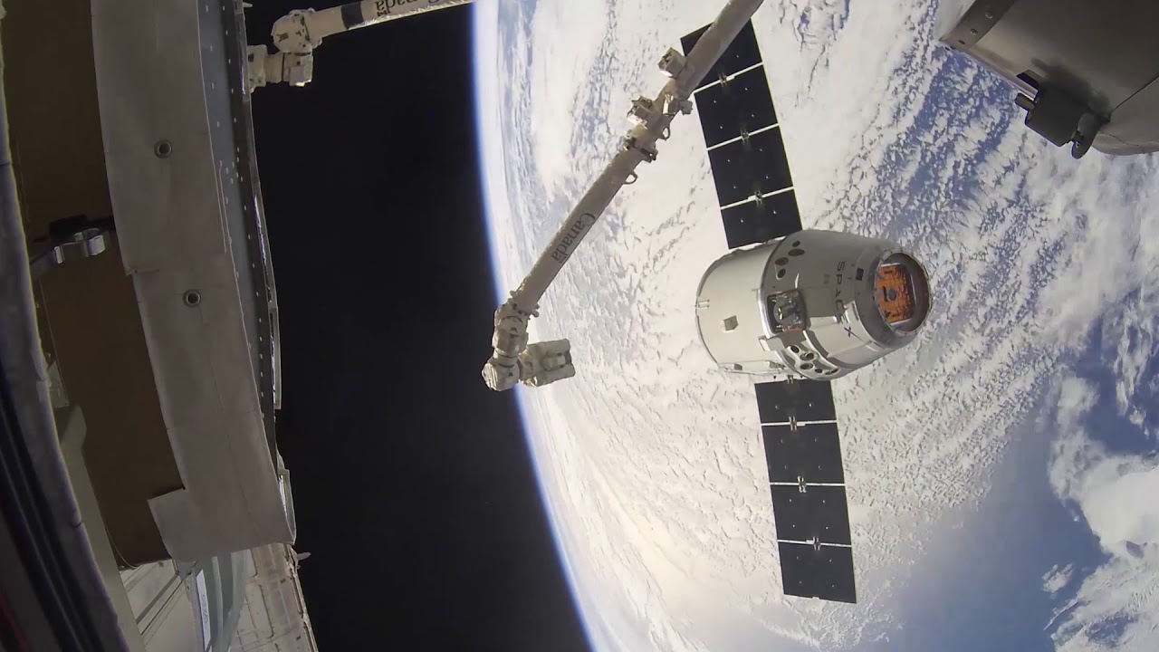SpaceX’s Dragon Arrives at the International Space Station (Time-lapse…